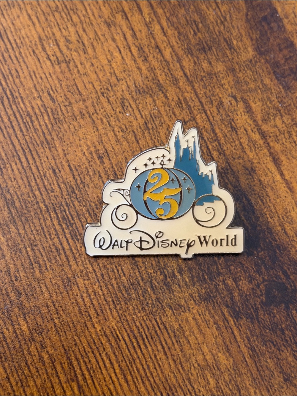Walt Disney World 25th Anniversary 1996 Cinderella Coach Castle Disney Pin
